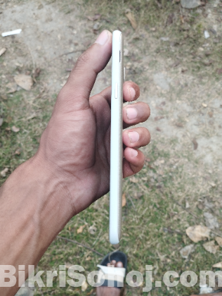Samsung  Model:  Galaxy J7